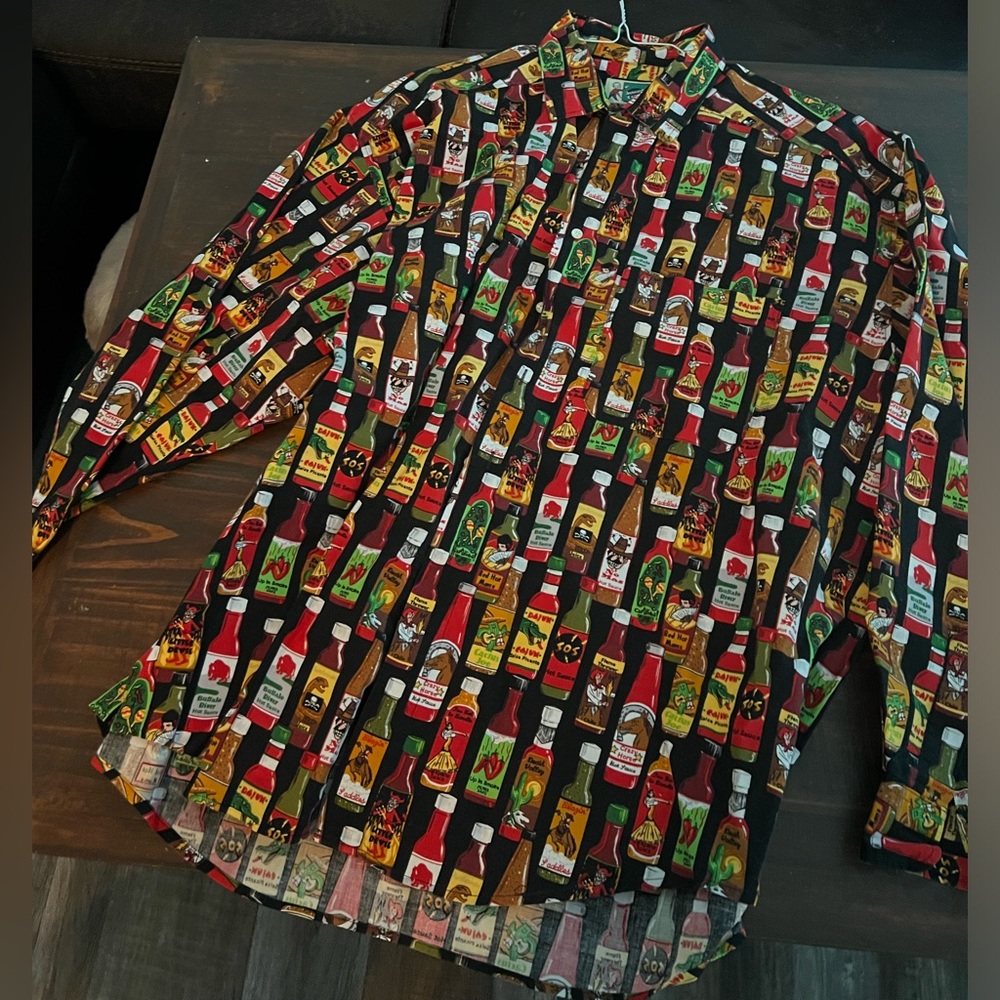 Size xl Johnny cotton hot sauce button up shirt